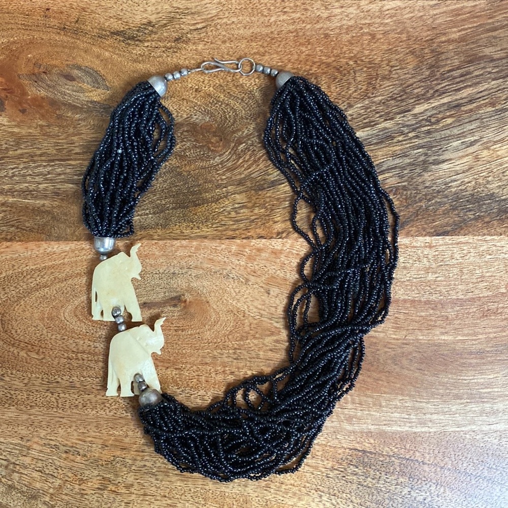 🖤 VTG Statement Black Beaded Necklace Ivory Elefant Elephant Charms